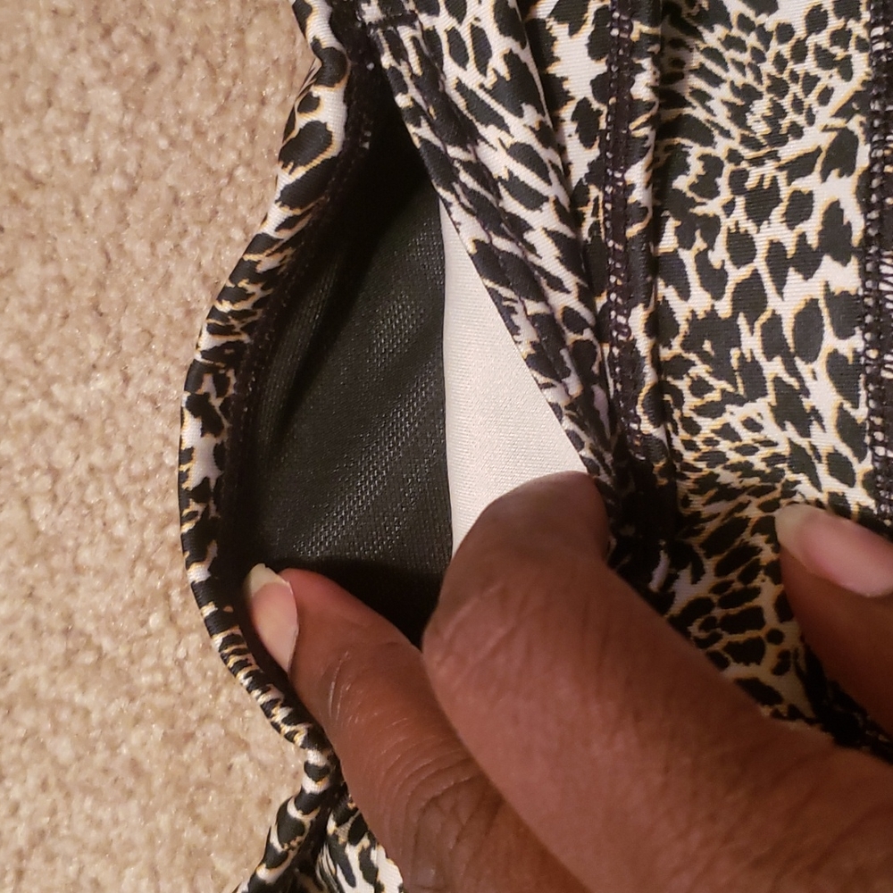 Nike Women's Animal Print Leggings. - Picture 6 of 12